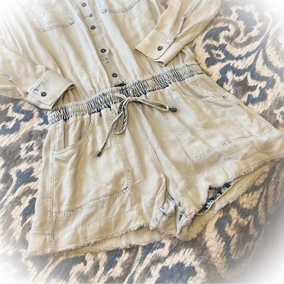 💕NWT Splendid Bleached Indigo Denim Jumpsuit💕 - Picture 5 of 10